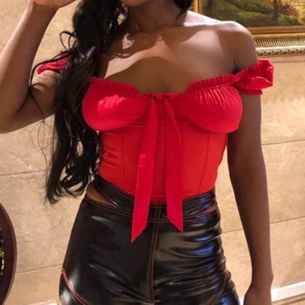 I am Gia Naomi top - Picture 2 of 6